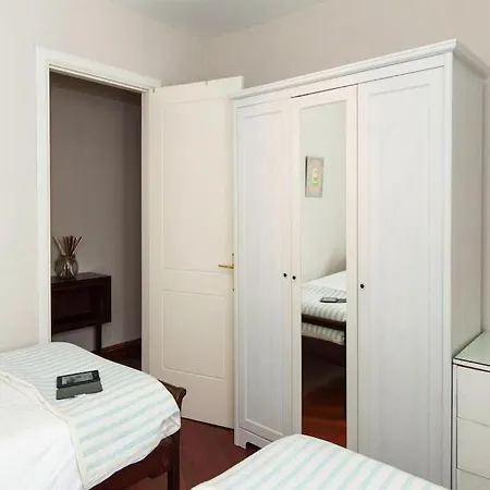 Front, Appartamento